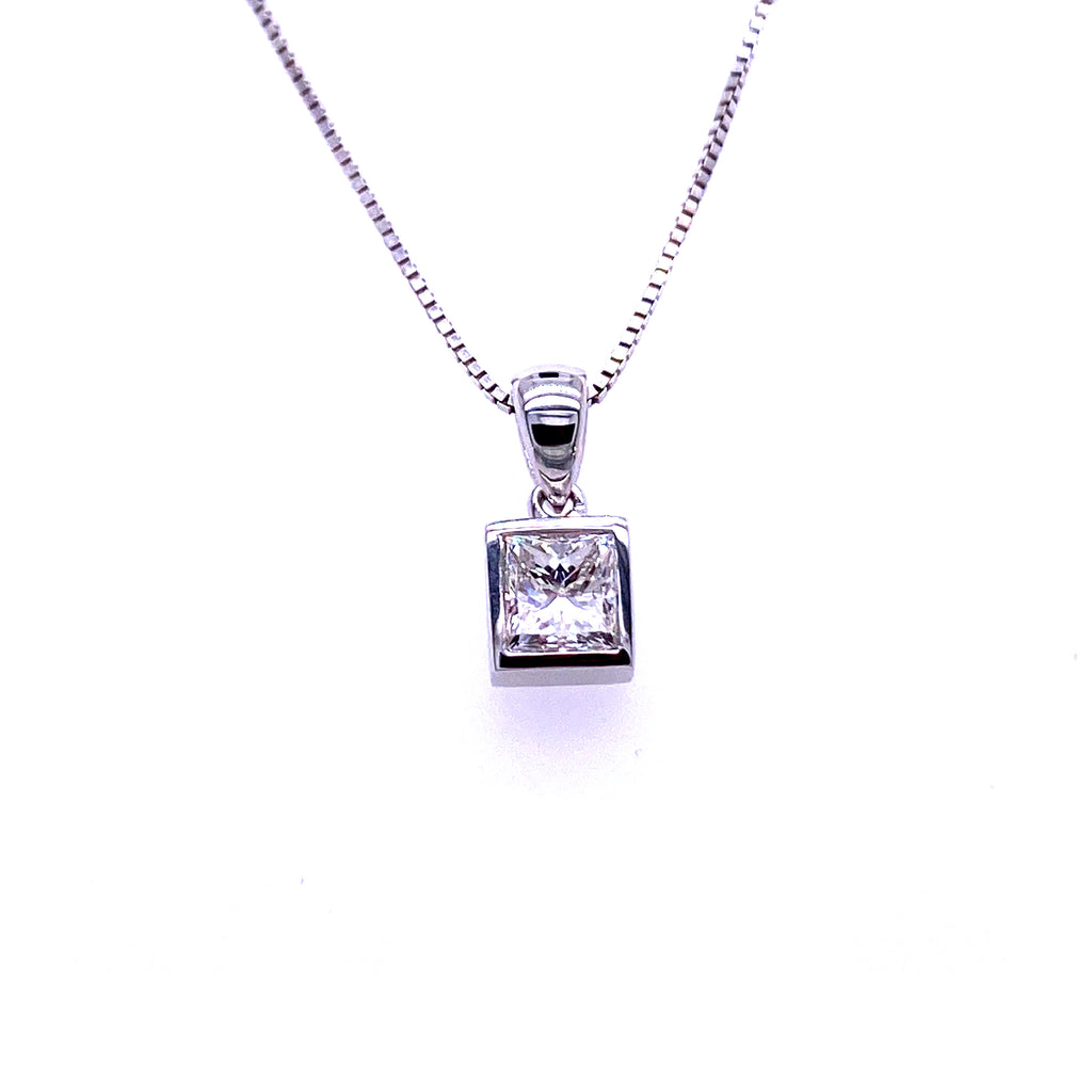 B atrice Diamond Pendant Necklace